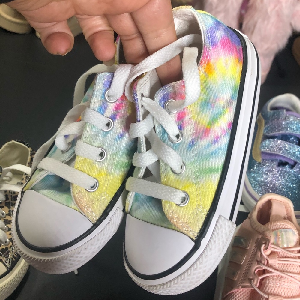 Tie dye converse 
Size 7c 
NEW